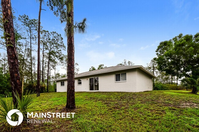 Building Photo - 802 W 11th St