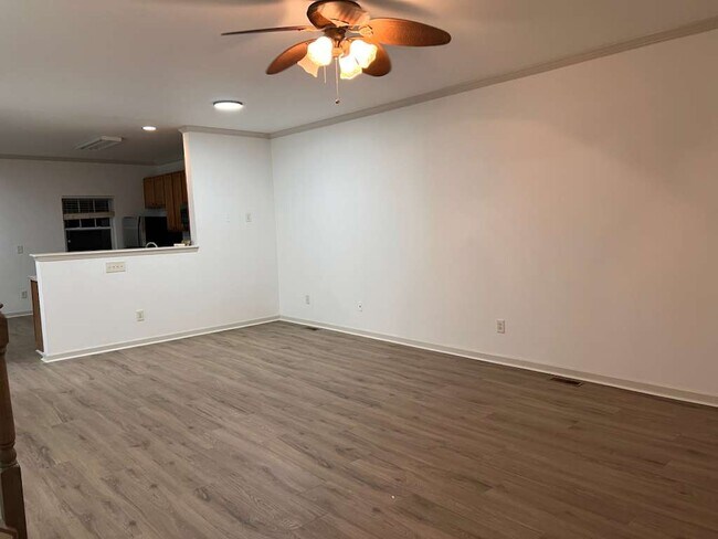 Building Photo - 132 Darley Dale Loop