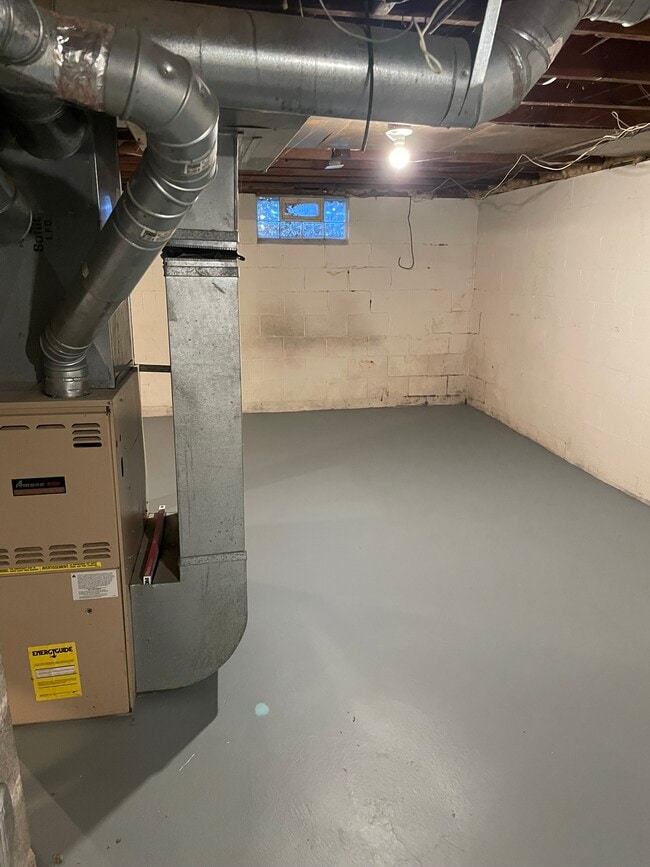 Building Photo - 2501 Edgewood Dr