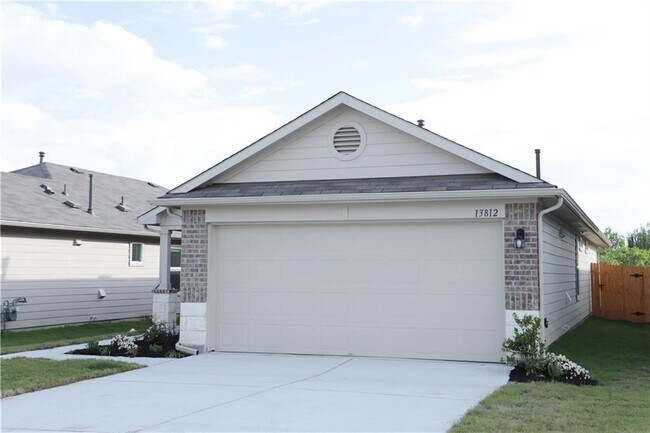 Building Photo - 13812 Levy Ln