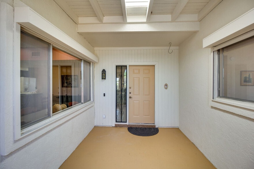 Building Photo - 815 Placita Topa