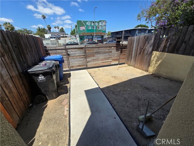Building Photo - 10218 San Pedro St
