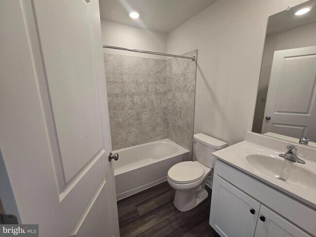 Building Photo - 1368 Red Clover Ln