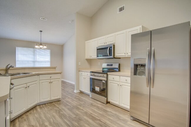 Building Photo - Holley by the Sea Home – 4 Bedrooms, Great...