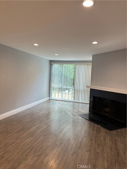 Building Photo - 12720 Burbank Blvd