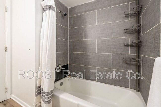 Building Photo - 1170 Bryden Rd