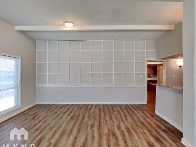 Building Photo - 3816 Walnut Dr