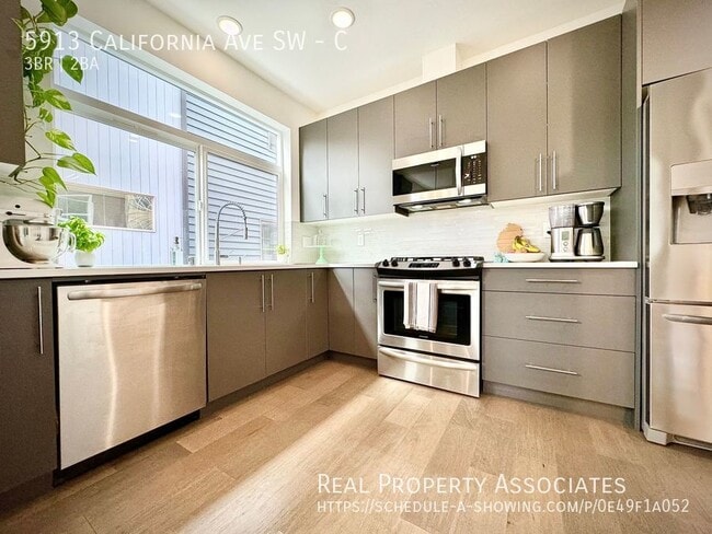 Building Photo - 5913 California Ave SW