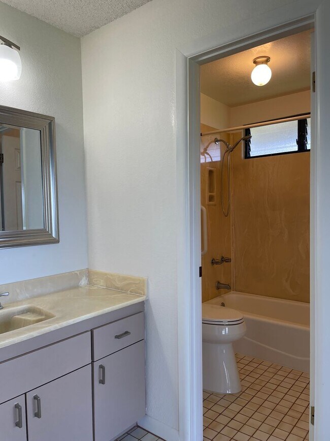 Building Photo - Sparkling, Mountaintop House in Gated Community w/Ocean View