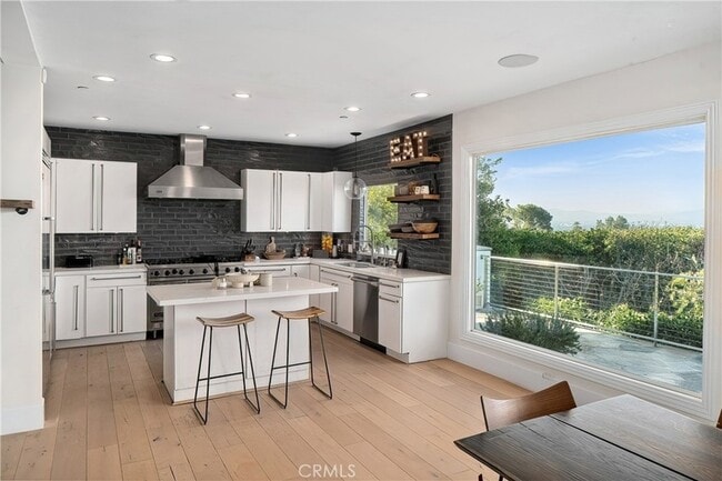 Building Photo - 3642 Alta Mesa Dr