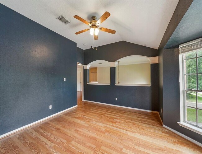 Building Photo - 25719 Bearborough Dr