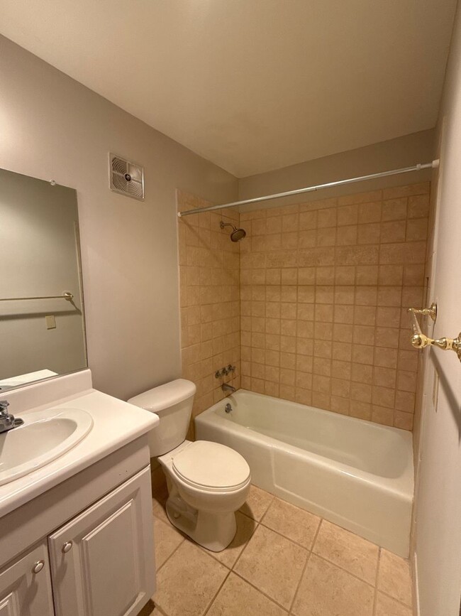 Building Photo - Come see this great condo in Myers Park in...