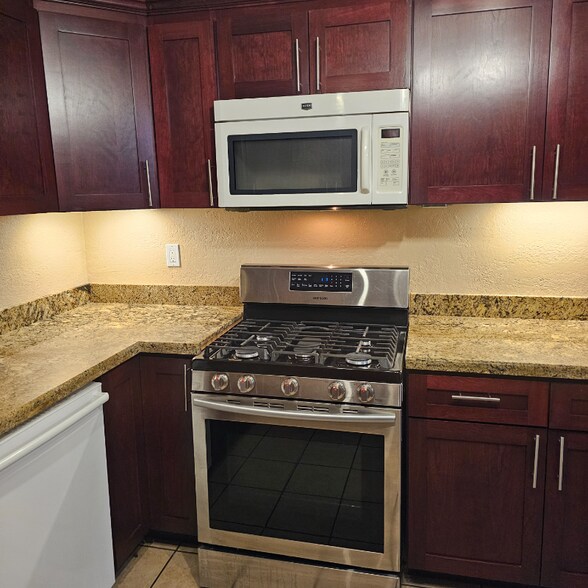 Building Photo - 101 W Olive Ave