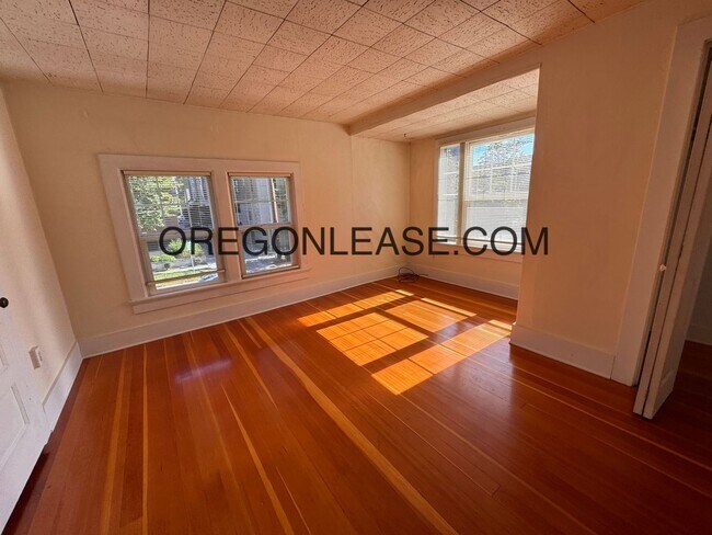 Building Photo - Campus area second floor studio apartment