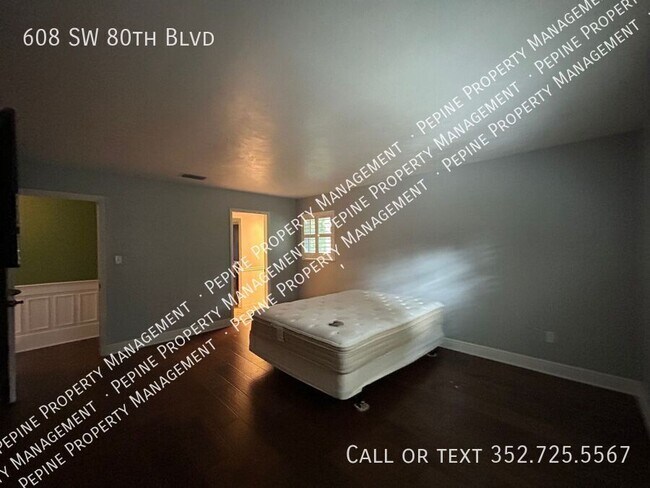 Building Photo - 608 SW 80th Blvd