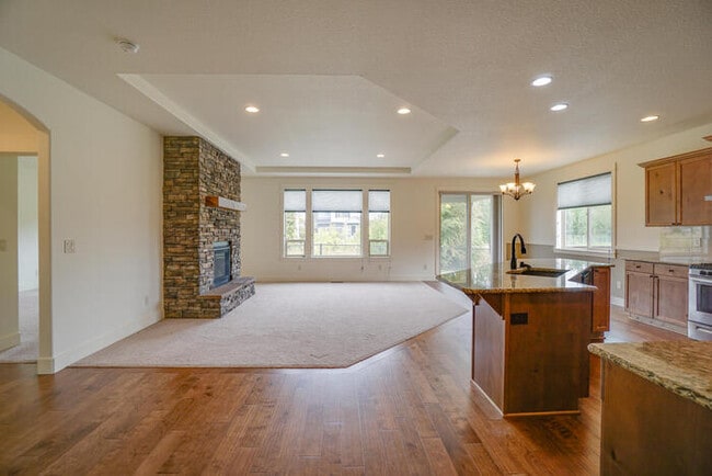 Building Photo - NEWER THREE BEDROOM IN CUL-DE-SAC