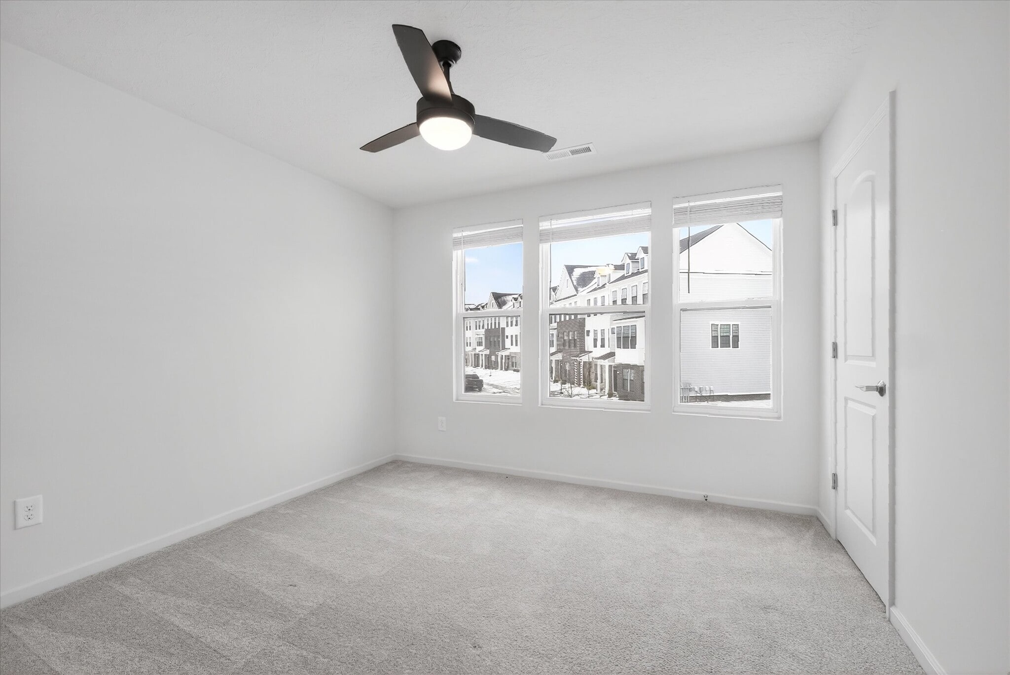 Building Photo - 10942 Haflinger Dr