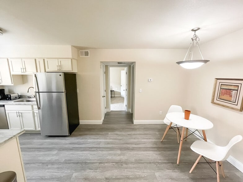 Building Photo - 12701 N Pennsylvania Ave