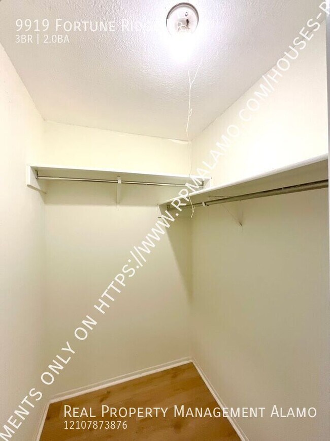 Building Photo - 9919 Fortune Ridge Dr