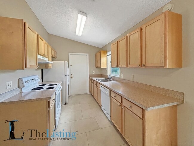 Building Photo - 5637 Viburnum Ct