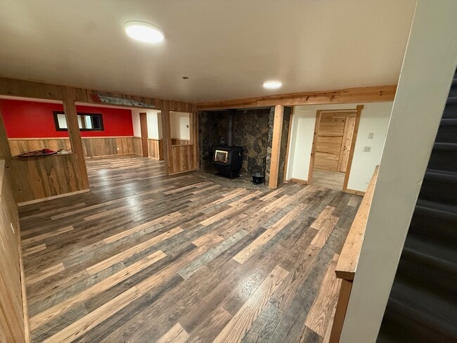 Building Photo - 545 Coulee Dr