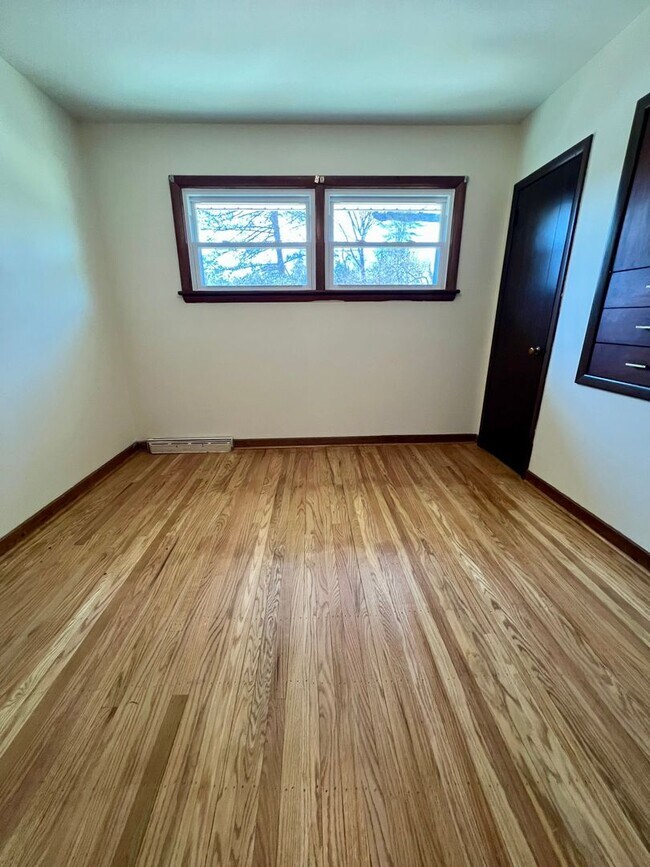 Building Photo - Stunning 4-Bedroom Single Family Home in Wyncote! Available NOW!