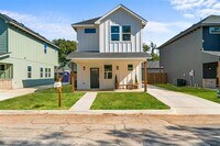 Building Photo - 612 1/2 N Robinson St