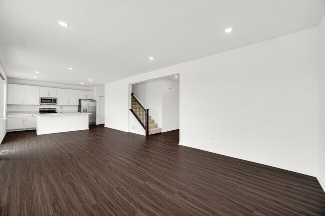 Building Photo - 349 Danforth Dr