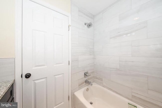 Building Photo - 2106 Whitpain Hills