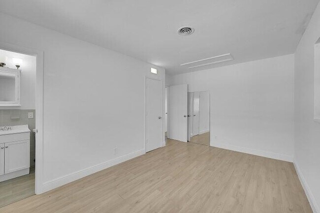 Building Photo - 1308 S Congress Ave