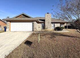 Building Photo - 2325 Tiffany Dr