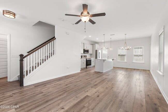 Building Photo - 413 Raven Ln