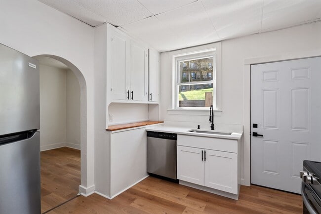 Building Photo - 348-350 Wyoming Street