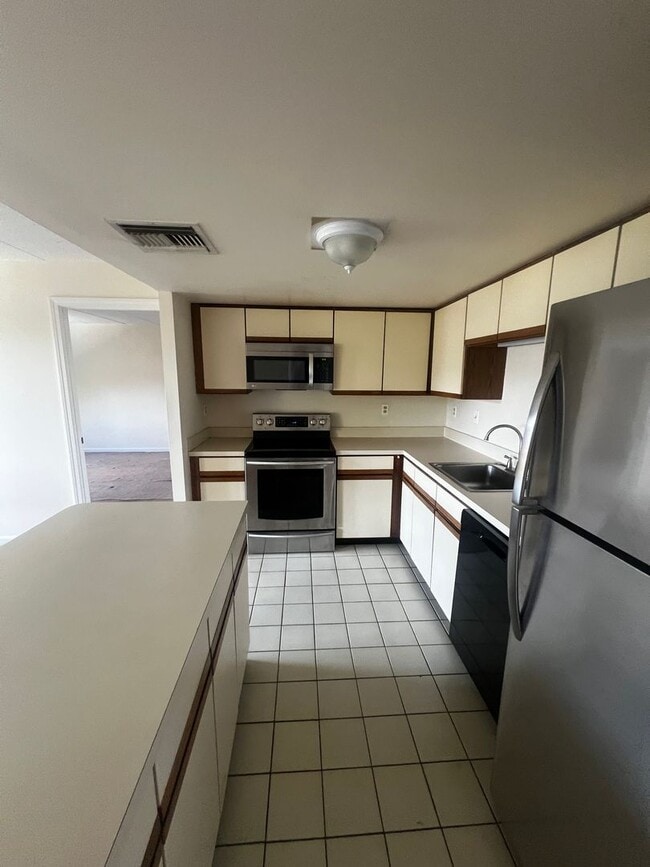 Building Photo - Renovated Allston 2 Bed/2 Bath Condo on Brainerd Rd.  Garage Parking Inc, Pool.  Available June 1st