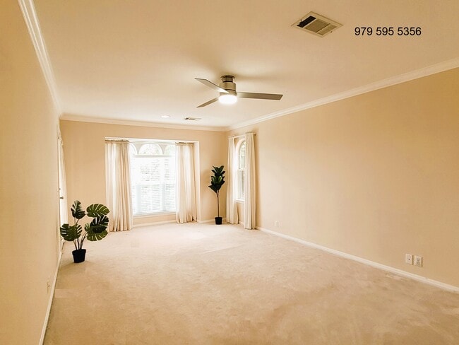 Building Photo - 8504 Young Ln