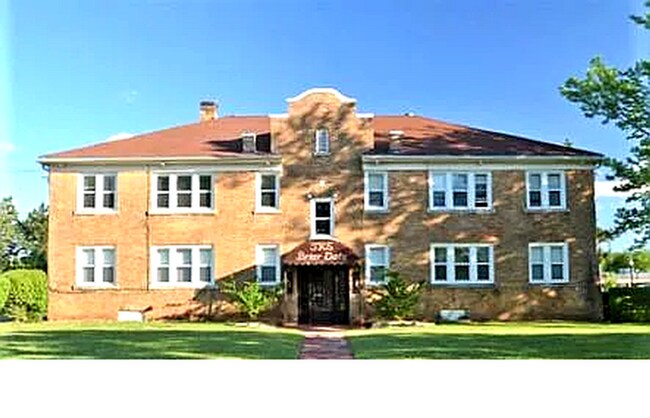 Building Photo - Charming Gatewood Apartment | Walk to the Plaza District