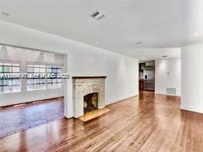Building Photo - 400 NE 86th St
