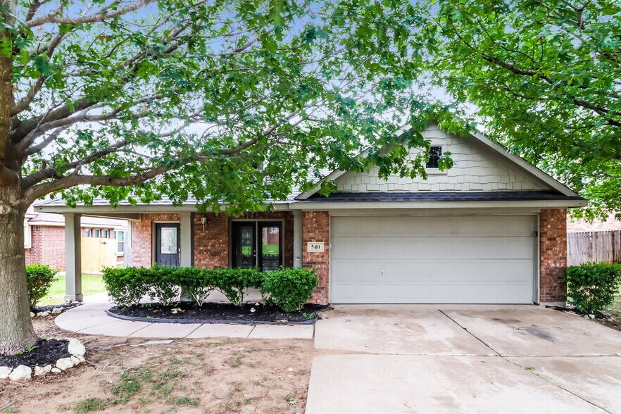 Primary Photo - 540 Kerry St