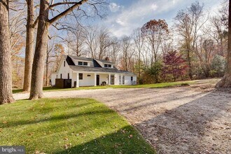 Building Photo - 1022 Upper Glencoe Rd