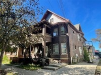 Building Photo - 250 E 9th St