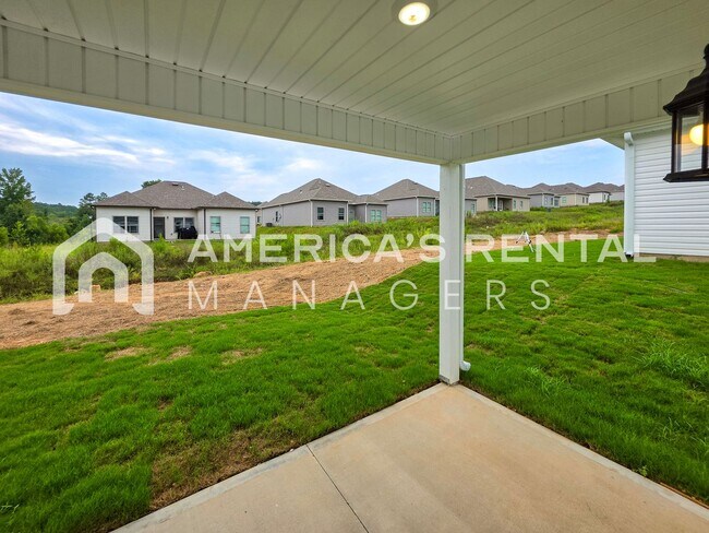 Building Photo - Modern Living in Brookwood Station!