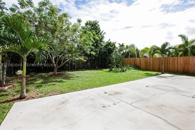 Building Photo - 4633 SW 164th Ct