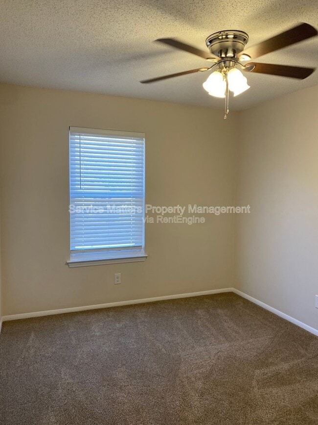 Building Photo - 4211 Ciudad Dr