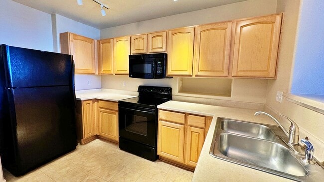 Building Photo - Fantastic NEWER Paint NEWER Carpet 2 Bed 2...