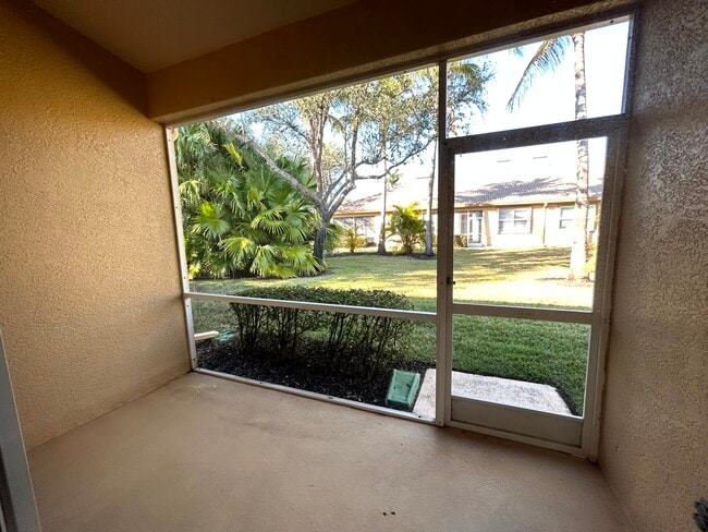 Building Photo - 7871 Lake Sawgrass Loop