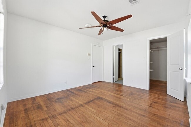 Building Photo - 7138 Mobud Dr