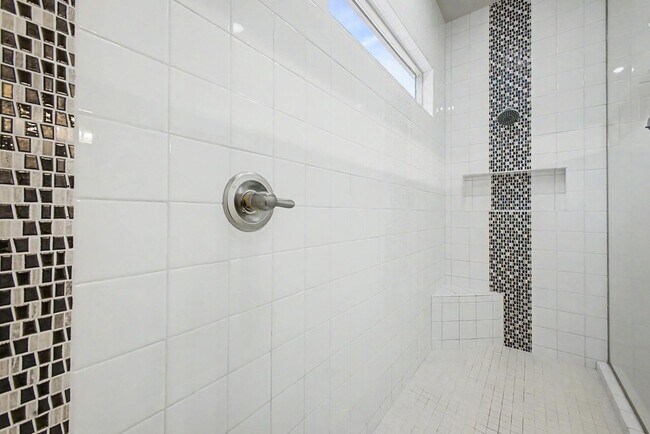 Building Photo - 2327 E Mahogany Pl