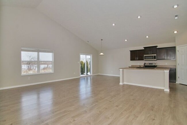 Building Photo - Cozy Updated Ranch