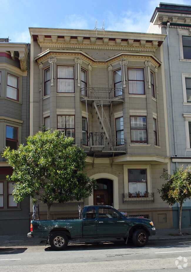 Primary Photo - 985 Pine St