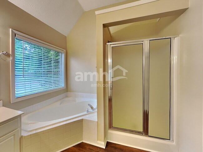 Building Photo - 103 Cottonwood Pl